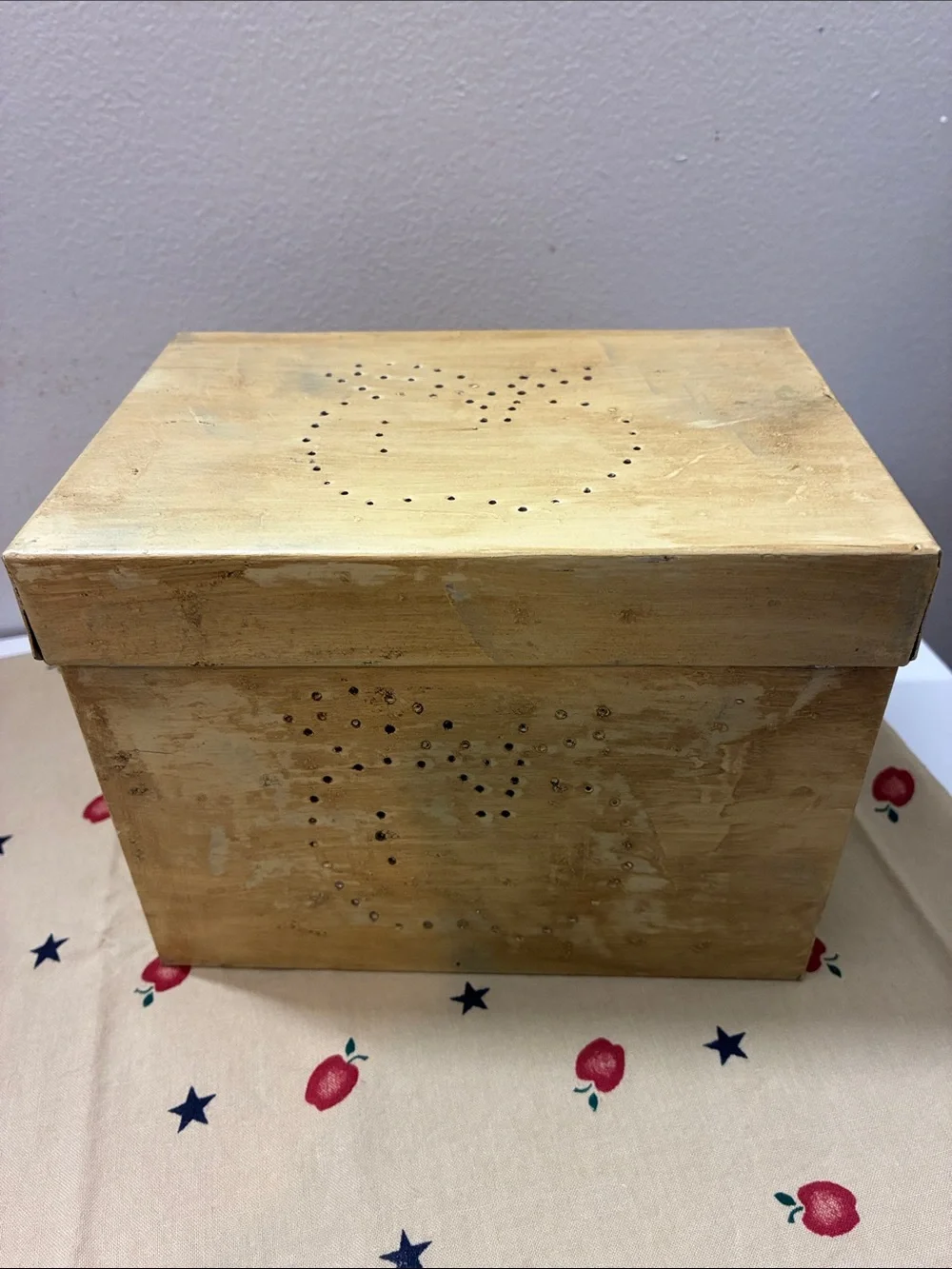 RUSTIC Metal Recipe Card Apple Themed Box with Cream Recipe Cards
